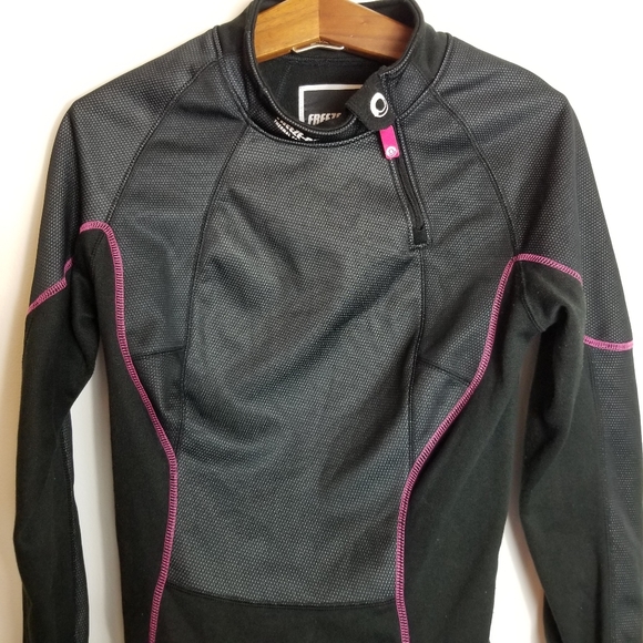 Freeze Out Thermal Breathable Windproof Long Sleeve Top - Picture 3 of 13